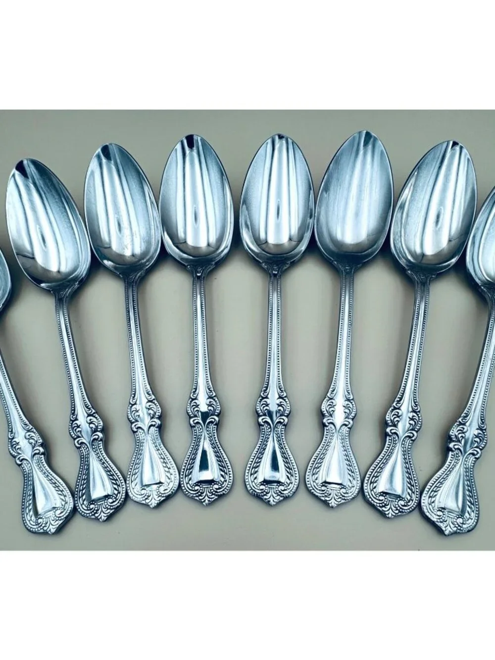 Set Of 8 Towle OLD COLONIAL 18/10 Stainless Place Oval Soup Spoons